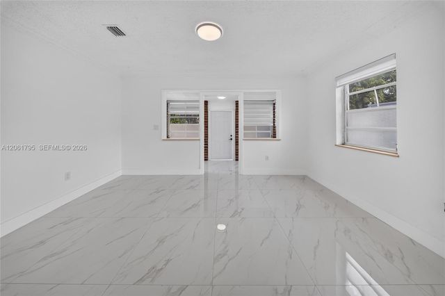 1055 NW 32nd Ct, Miami, FL 33125