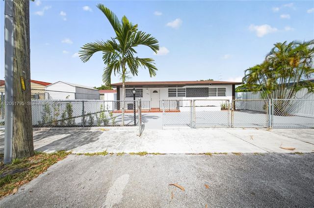1055 NW 32nd Ct, Miami, FL 33125