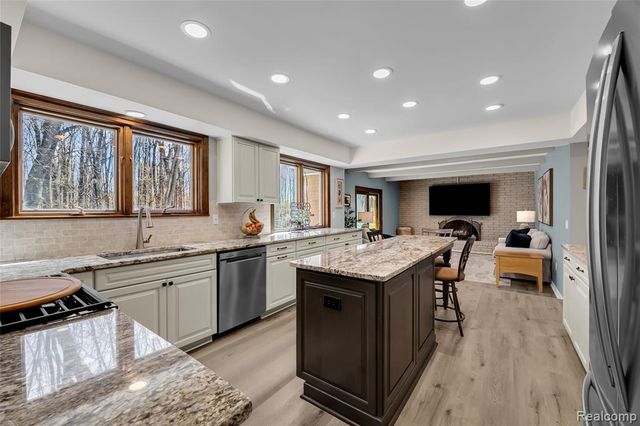 9447 Continental Drive, Taylor, MI 48180