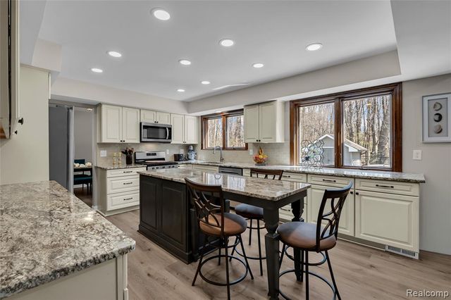 9447 Continental Drive, Taylor, MI 48180