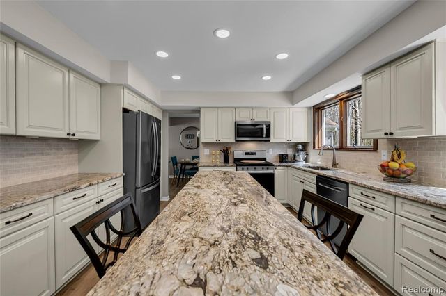 9447 Continental Drive, Taylor, MI 48180