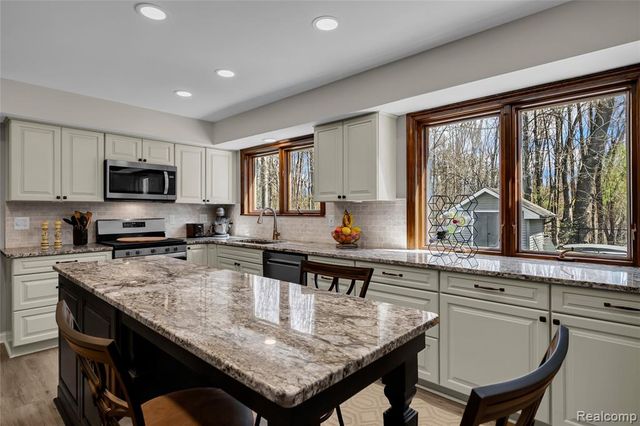 9447 Continental Drive, Taylor, MI 48180