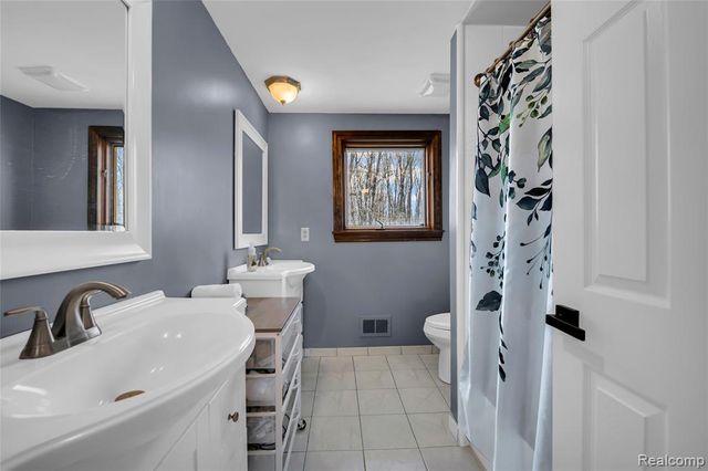 9447 Continental Drive, Taylor, MI 48180