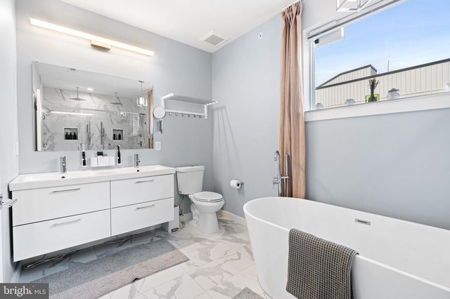 627 MCCLELLAN ST, Philadelphia, PA 19148