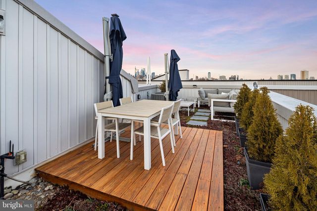 627 MCCLELLAN ST, Philadelphia, PA 19148