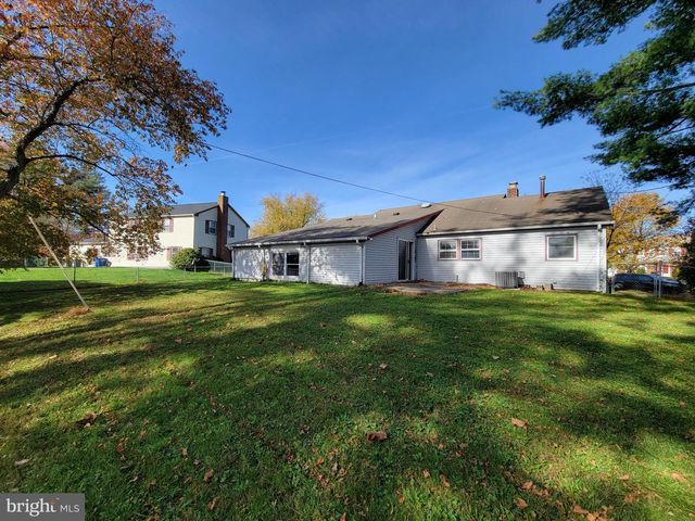 11 TOBIN CT, Willingboro, NJ 08046