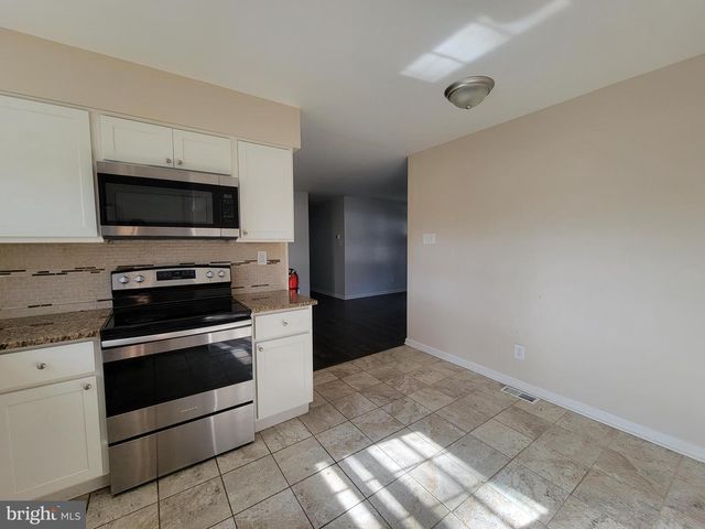 11 TOBIN CT, Willingboro, NJ 08046