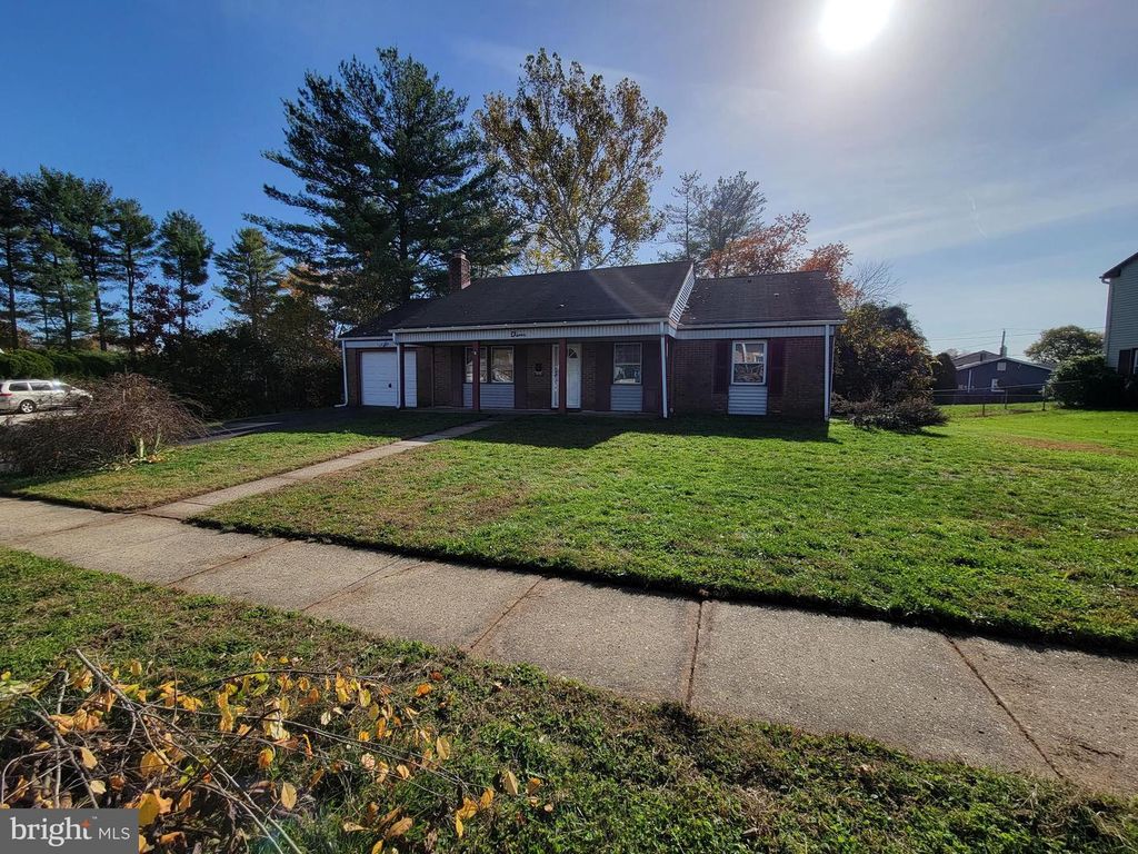 11 TOBIN CT, Willingboro, NJ 08046