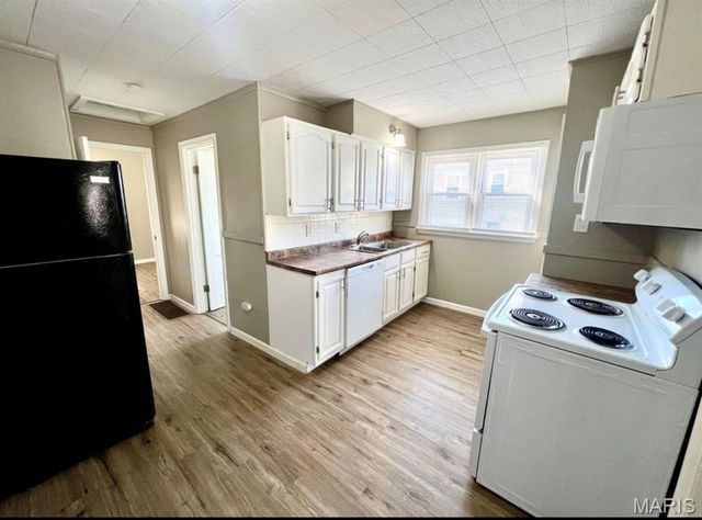 10554 Saint Michael Lane, St Ann, MO 63074