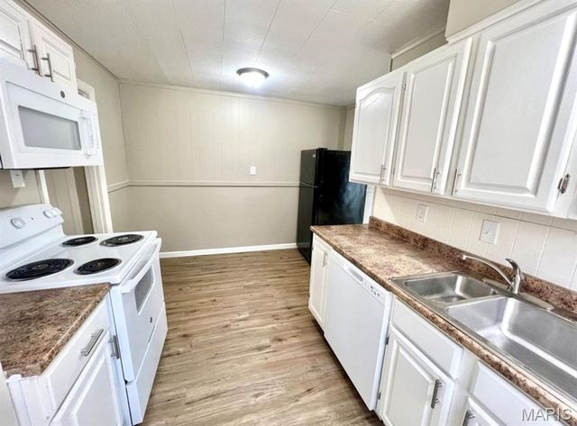 10554 Saint Michael Lane, St Ann, MO 63074