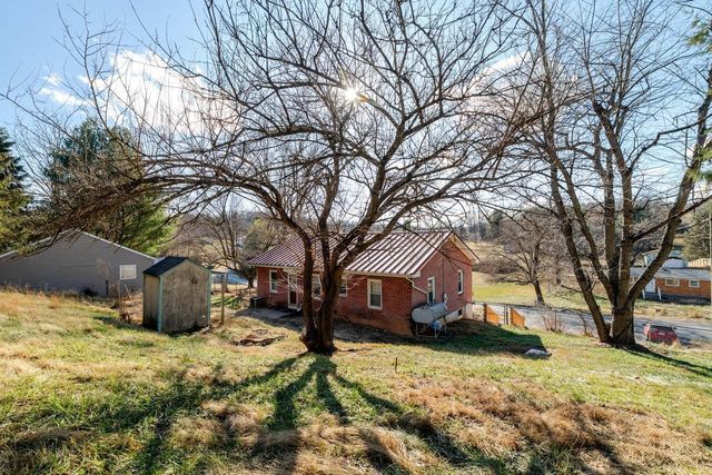 120 SHUTTERLEE MILL LN, Staunton, VA 24401