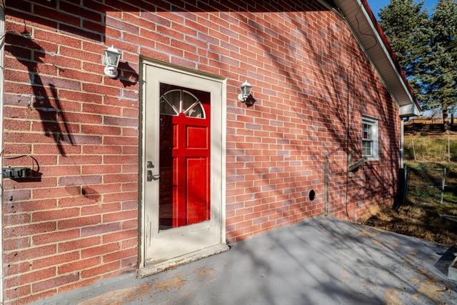 120 SHUTTERLEE MILL LN, Staunton, VA 24401