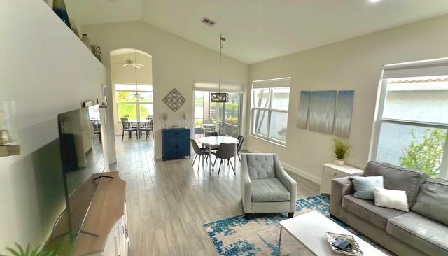 7463 W Mercada Way, Delray Beach, FL 33446