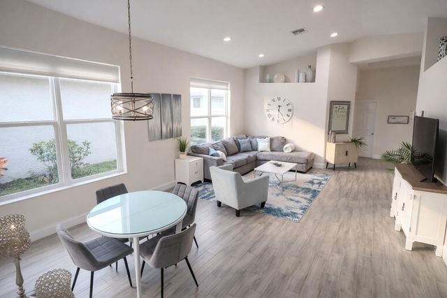 7463 W Mercada Way, Delray Beach, FL 33446