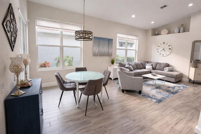 7463 W Mercada Way, Delray Beach, FL 33446