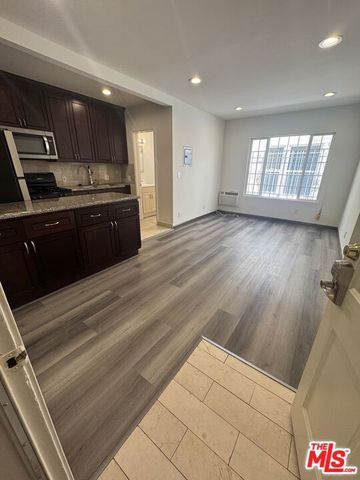 137 S Crescent Drive 4, Beverly Hills, CA 90212