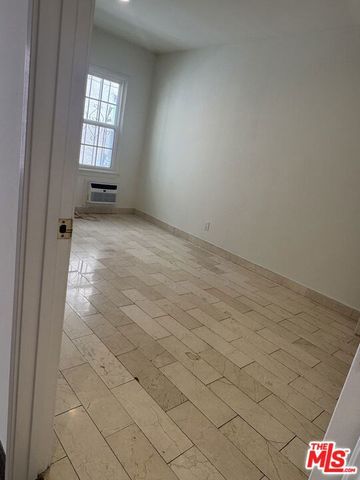 137 S Crescent Drive 4, Beverly Hills, CA 90212