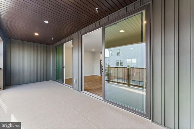 21791 EXPRESS TER, Ashburn, VA 20147