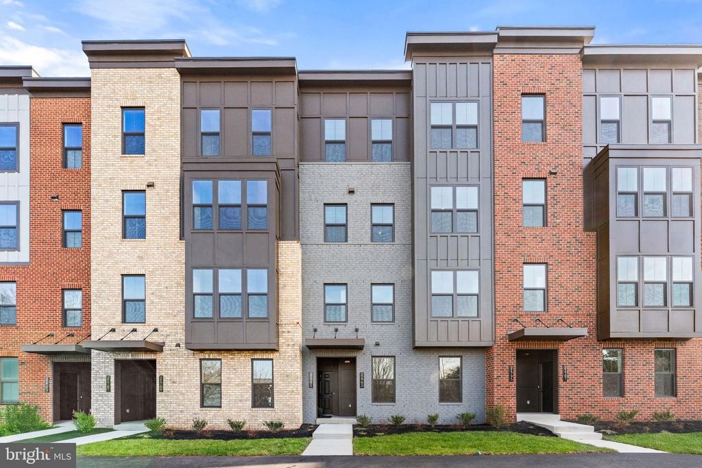 21791 EXPRESS TER, Ashburn, VA 20147