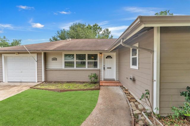 5330 Pagewood Lane, Houston, TX 77056