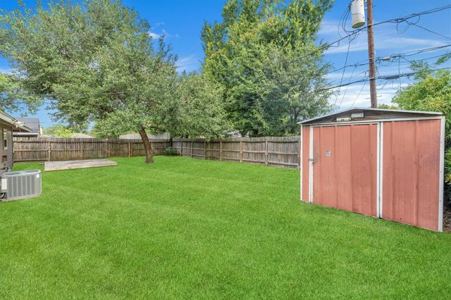 5330 Pagewood Lane, Houston, TX 77056