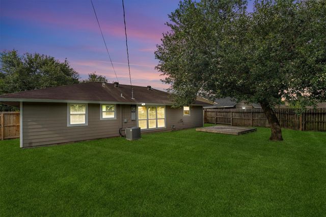 5330 Pagewood Lane, Houston, TX 77056