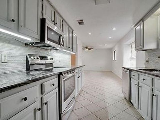 813 Leslie Lane, Coppell, TX 75019