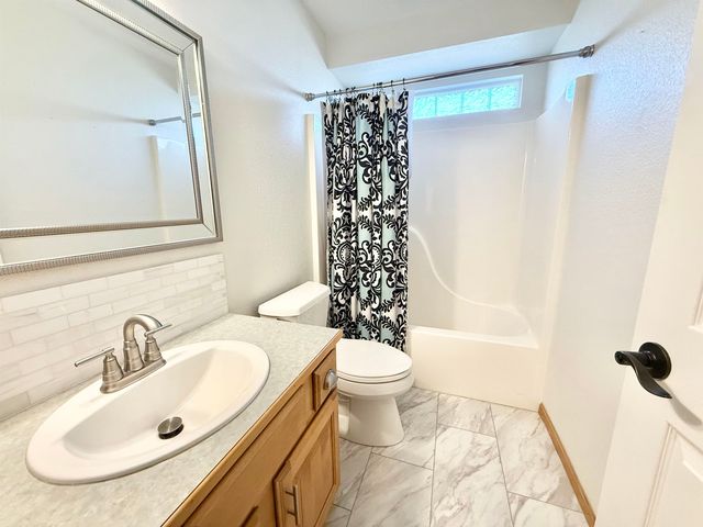 325 S Chippers Ct, Andover, KS 67002