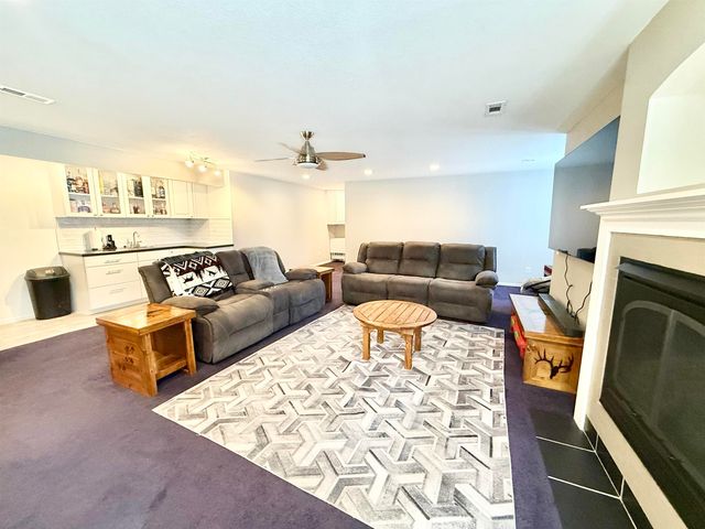 325 S Chippers Ct, Andover, KS 67002