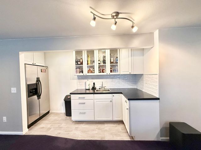 325 S Chippers Ct, Andover, KS 67002