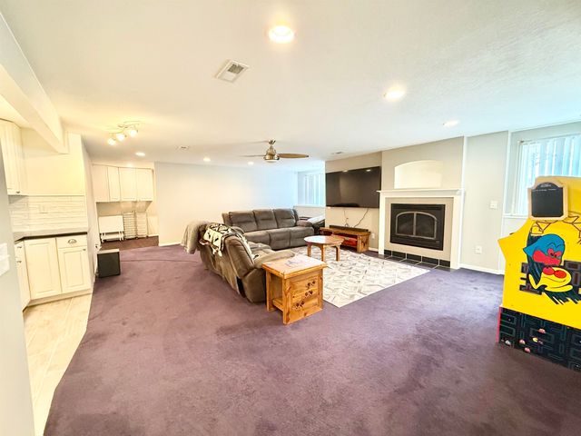 325 S Chippers Ct, Andover, KS 67002