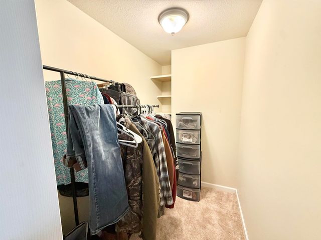 325 S Chippers Ct, Andover, KS 67002