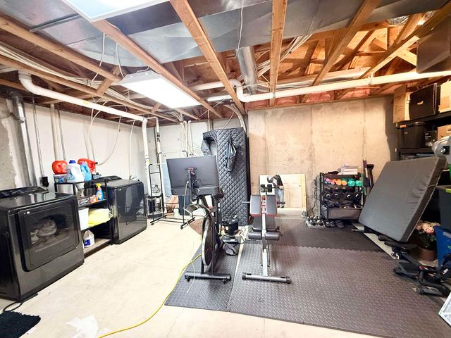 325 S Chippers Ct, Andover, KS 67002