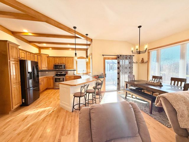 325 S Chippers Ct, Andover, KS 67002