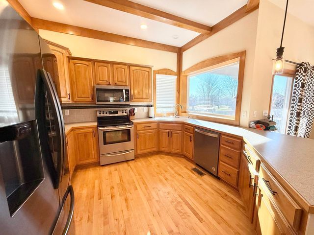 325 S Chippers Ct, Andover, KS 67002