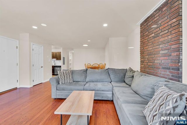 15 Forest 8, Montclair, NJ 07042