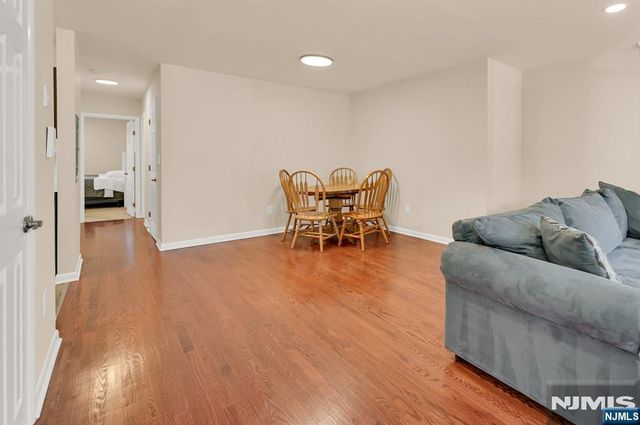15 Forest 8, Montclair, NJ 07042