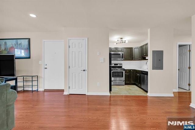 15 Forest 8, Montclair, NJ 07042