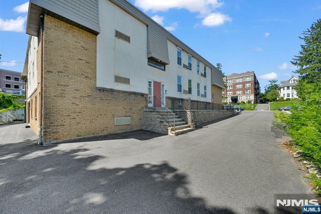 15 Forest 8, Montclair, NJ 07042