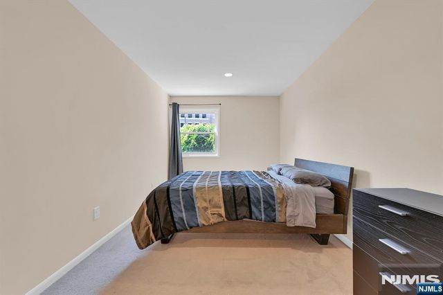 15 Forest 8, Montclair, NJ 07042