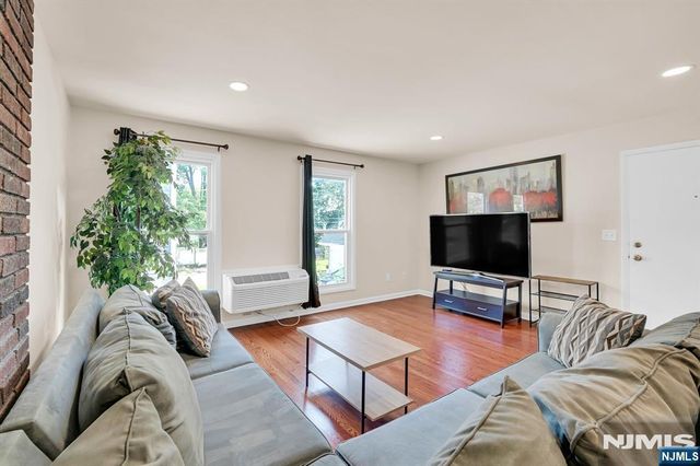 15 Forest 8, Montclair, NJ 07042