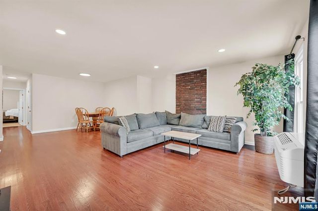 15 Forest 8, Montclair, NJ 07042