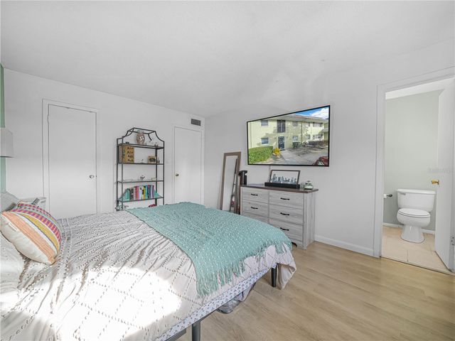 525 CONWAY ROAD 100, Orlando, FL 32807