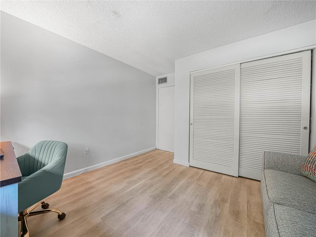 525 CONWAY ROAD 100, Orlando, FL 32807