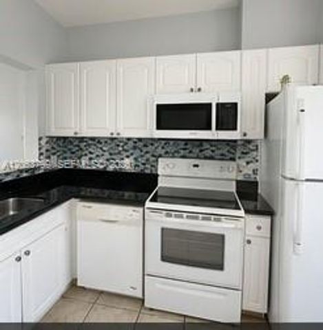 7830 NW 6th St 204, Pembroke Pines, FL 33024