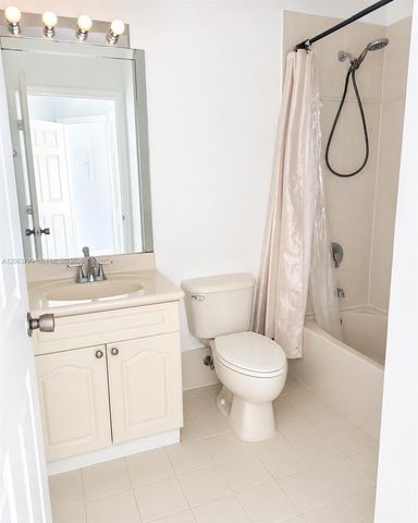 7830 NW 6th St 204, Pembroke Pines, FL 33024