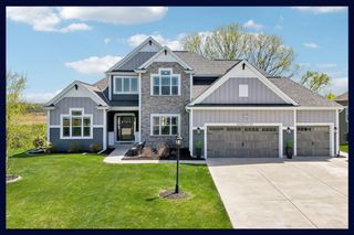 N3W27755 Cloverland LANE, Waukesha, WI 53188