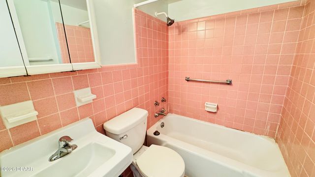 732 N Halifax Ave Apt 405, Daytona Beach, FL 32118
