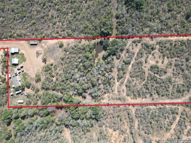 5570 Blackhill, Floresville, TX 78114