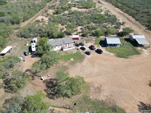 5570 Blackhill, Floresville, TX 78114